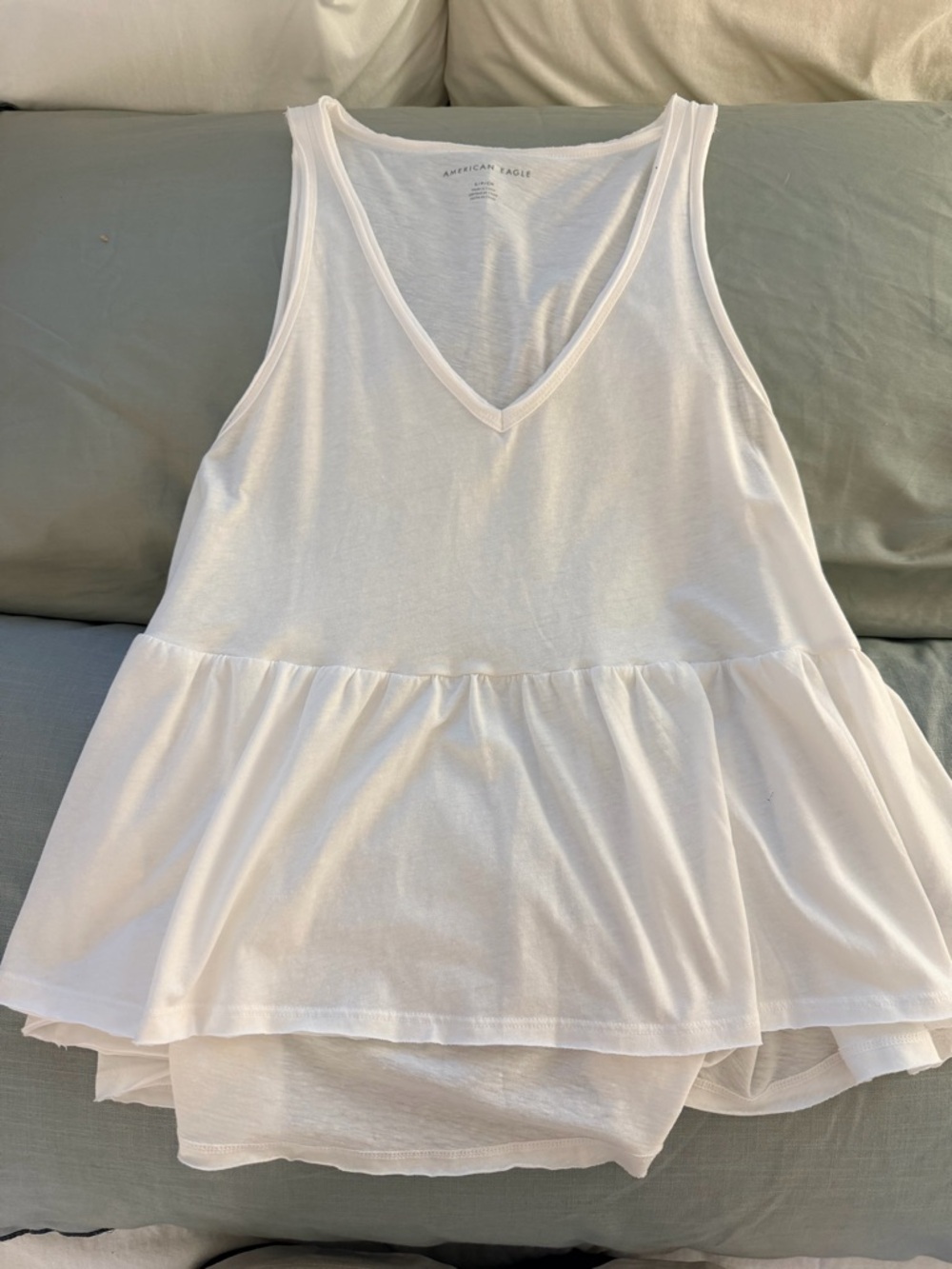 A&E White V Neck Peplum Tank Top (Small)